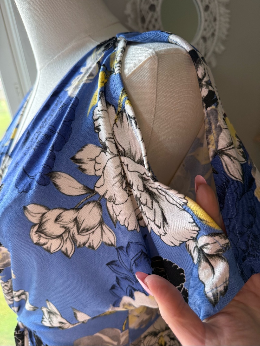 Jennifer Lopez Blue Floral Twist-Front Midi Dress size XS - Picture 4 of 8